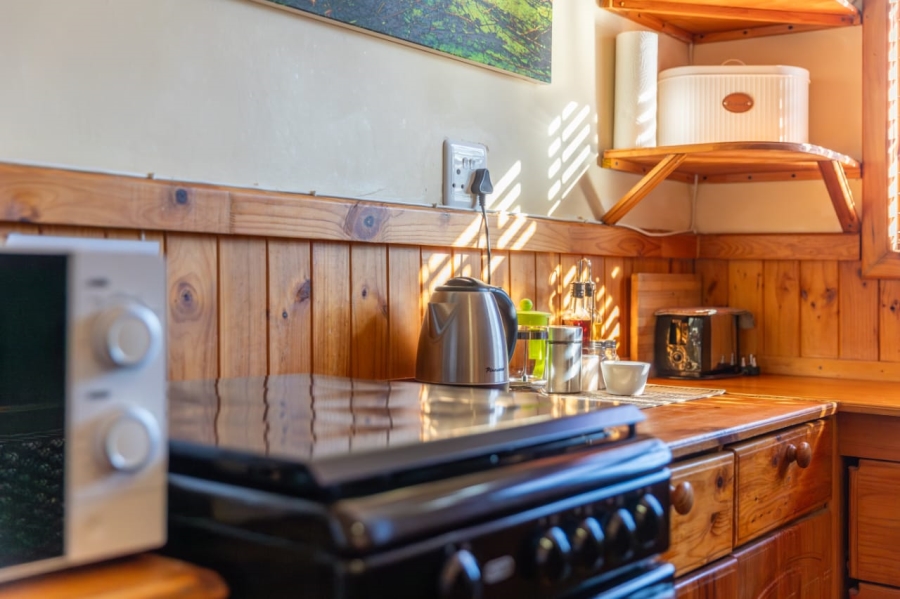 To Let 2 Bedroom Property for Rent in Rheenendal Western Cape